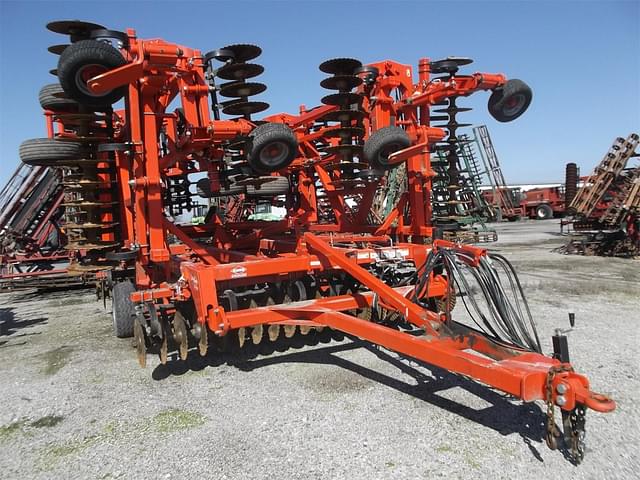 Image of Kuhn Krause Excelerator 8000 equipment image 2