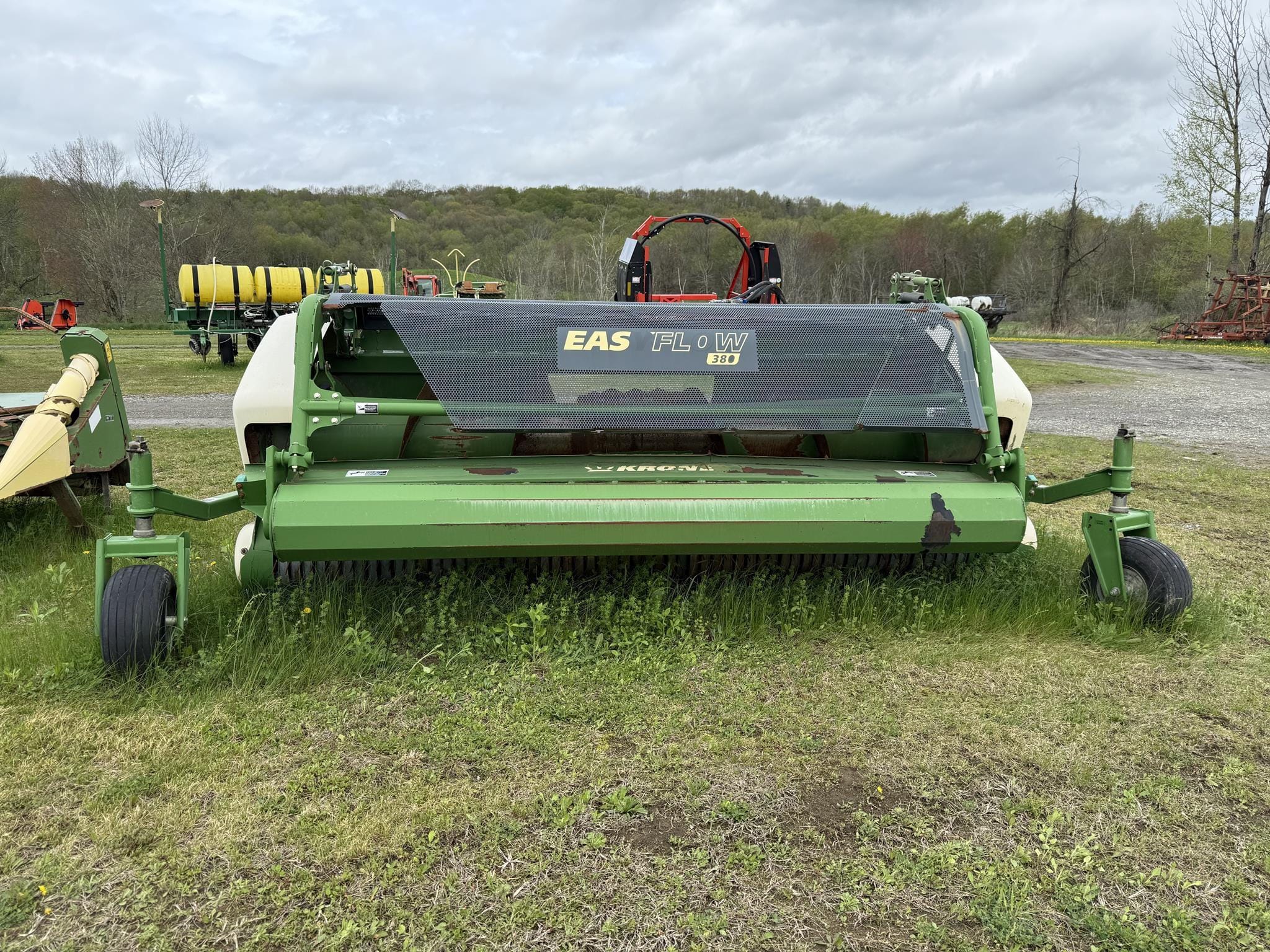 2014 Krone Easy Flow 380 Equipment Image0