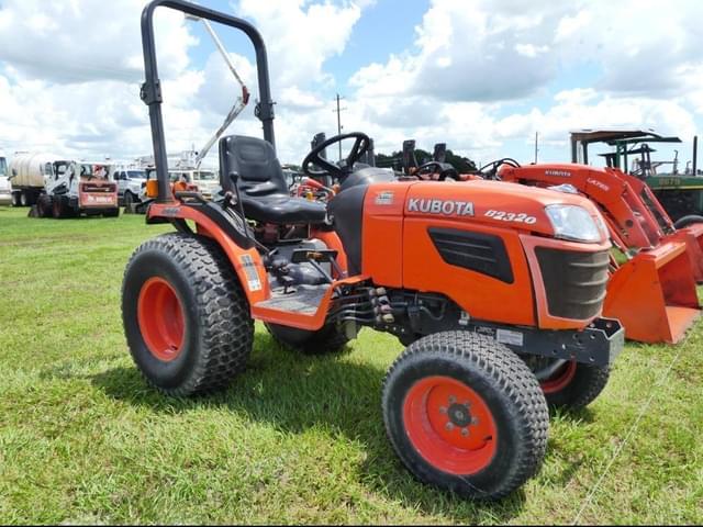 Image of Kubota B2320 equipment image 1