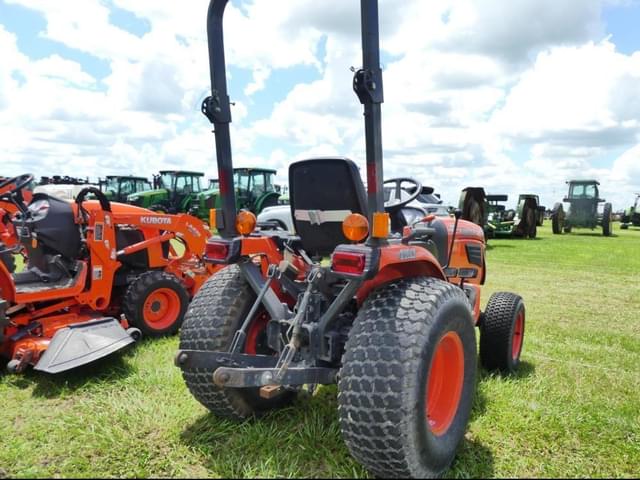 Image of Kubota B2320 equipment image 2