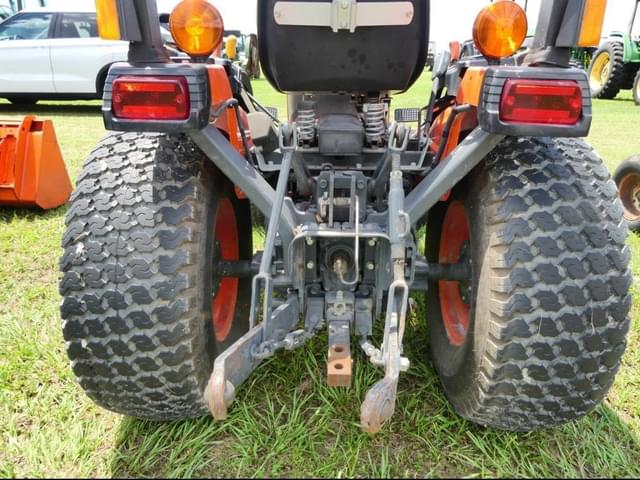 Image of Kubota B2320 equipment image 4