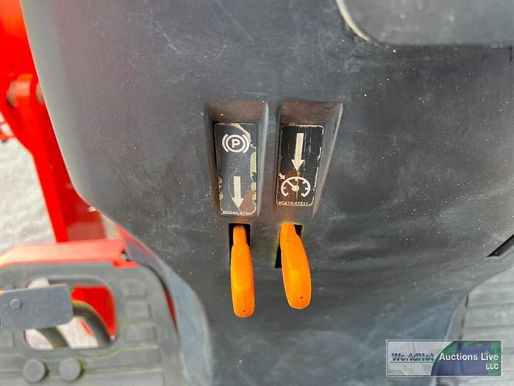 Main image Kubota B2650 17