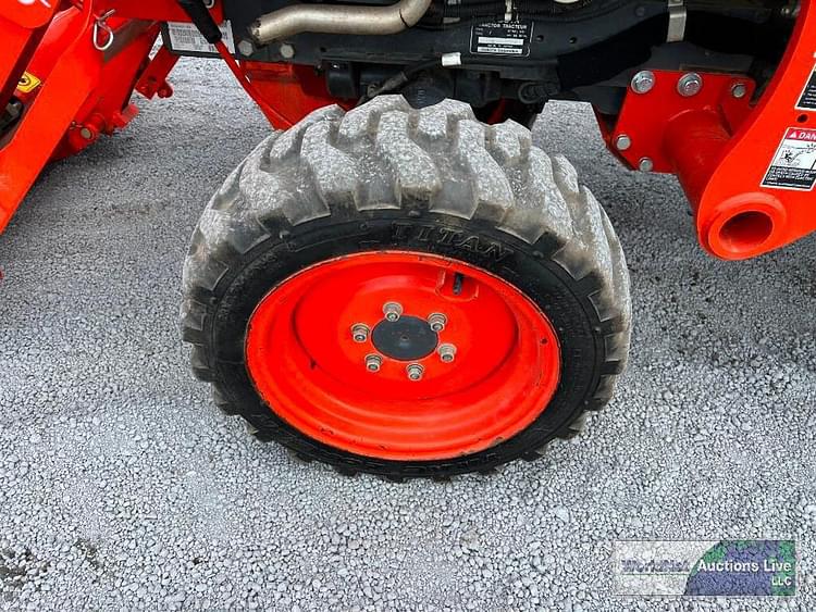 Main image Kubota B2650 33