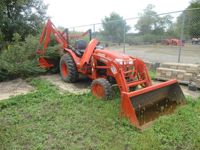 Image of Kubota B3200 equipment image 2