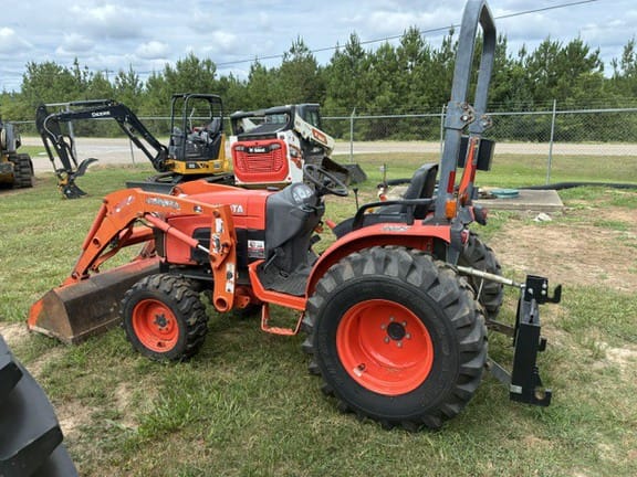 2014 Kubota B3300SU Equipment Image0