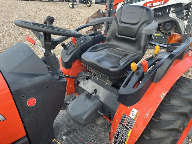 Image of Kubota B3350 equipment image 2
