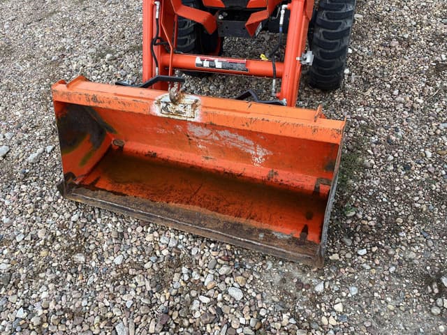 Image of Kubota B3350 equipment image 4