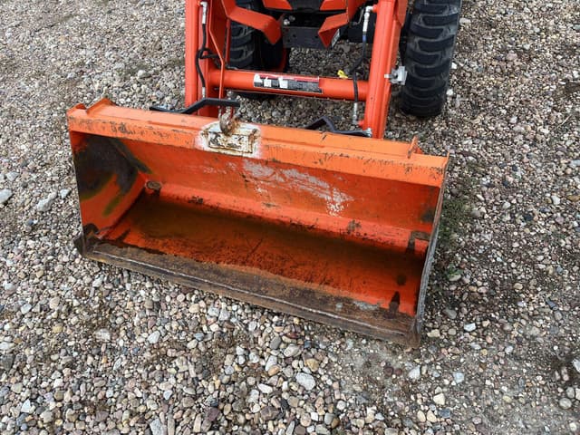 Image of Kubota B3350 equipment image 4