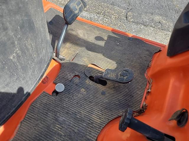 Image of Kubota BX1870 equipment image 4