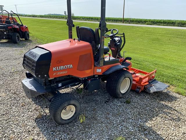 Image of Kubota F3990 equipment image 3