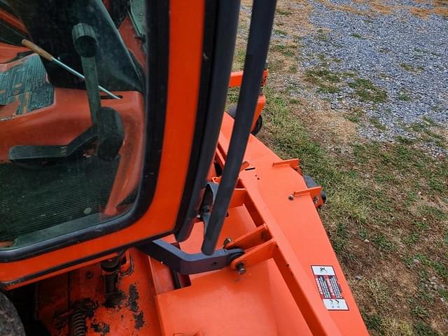 Image of Kubota F3990 equipment image 3