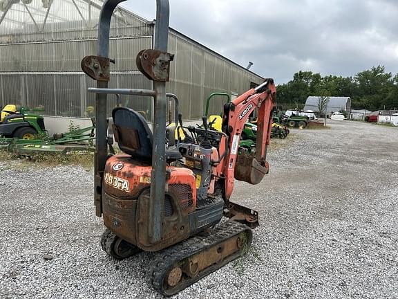 Image of Kubota K008-3 equipment image 4