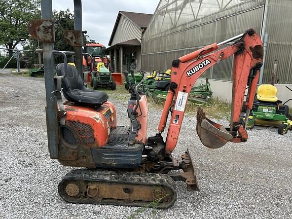 Image of Kubota K008-3 equipment image 3