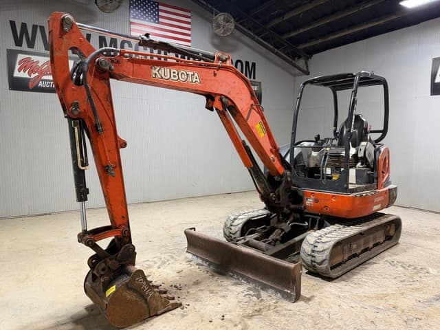 Image of Kubota KX040-4 equipment image 1