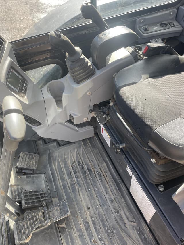 Image of Kubota KX057-4 equipment image 4