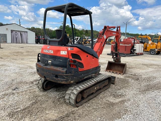Image of Kubota KX71-3 equipment image 3