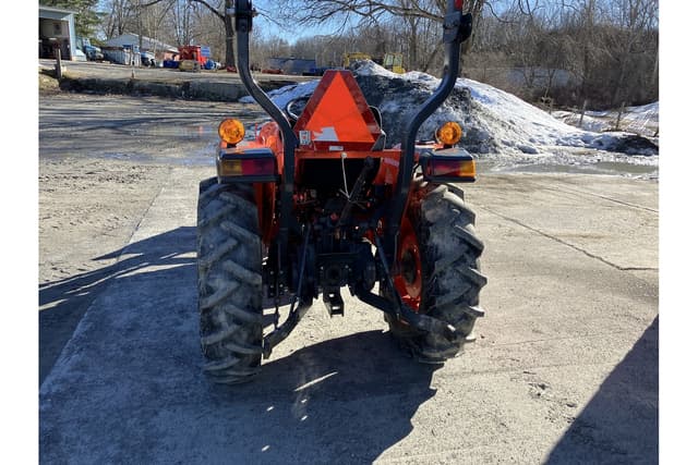 Image of Kubota L2501 equipment image 3