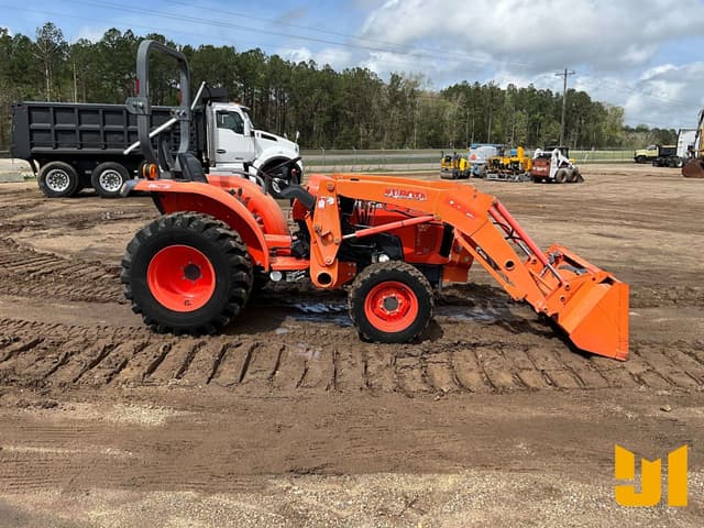 Image of Kubota L3200HST equipment image 3