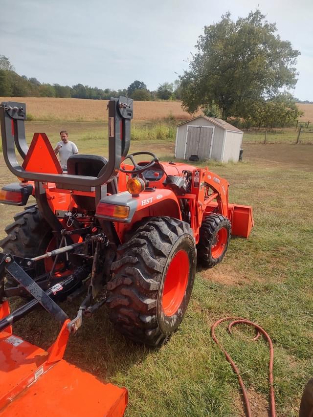 Image of Kubota L3301 equipment image 2