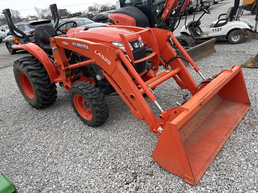 Image of Kubota L3301 Primary image