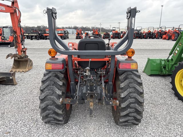 Image of Kubota L3301 equipment image 3