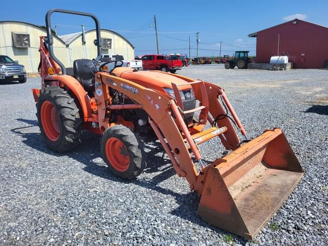 Image of Kubota L3901D equipment image 1