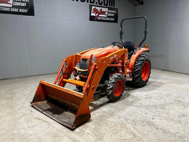 Image of Kubota L3901HST equipment image 1