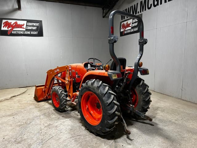 Image of Kubota L3901HST equipment image 2