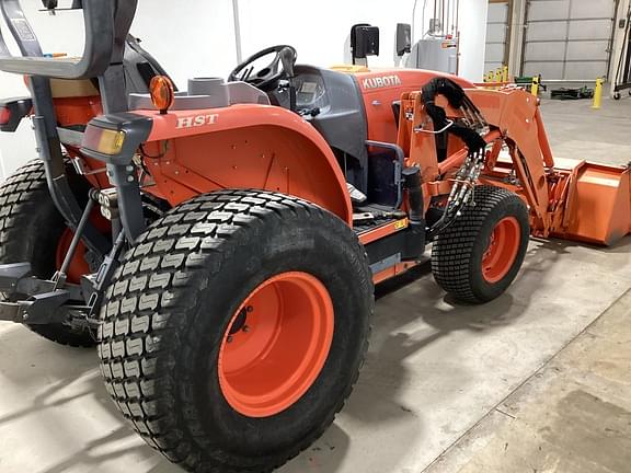 Image of Kubota L4060 equipment image 4