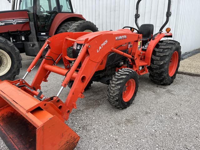 Image of Kubota L4701HST equipment image 4