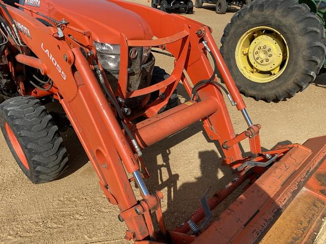 Image of Kubota L6060 equipment image 4