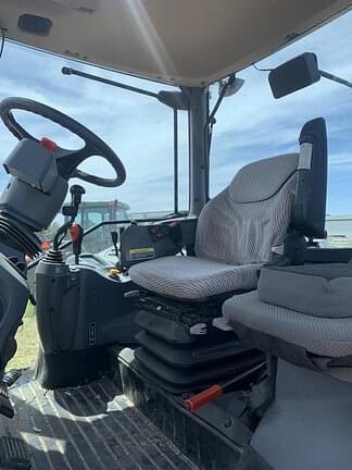 Image of Kubota M135X equipment image 4