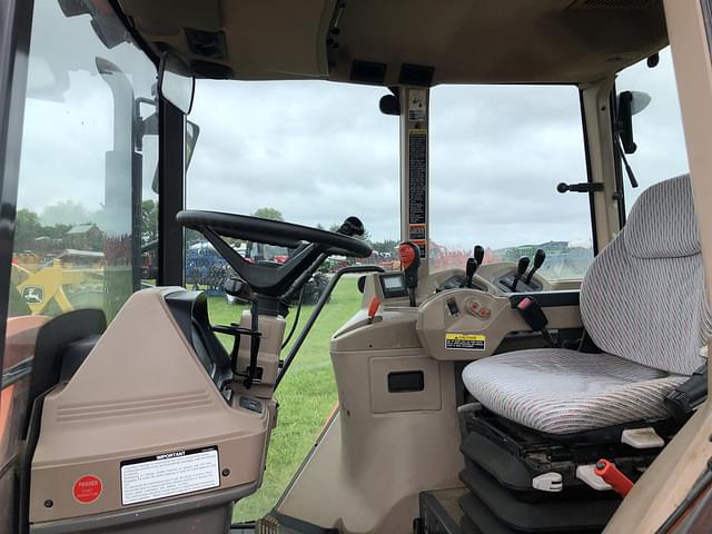 Image of Kubota M135X equipment image 4
