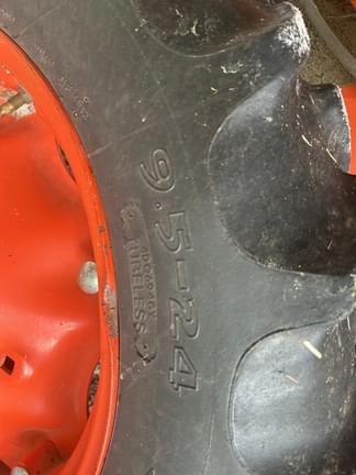 Image of Kubota M6060 equipment image 3
