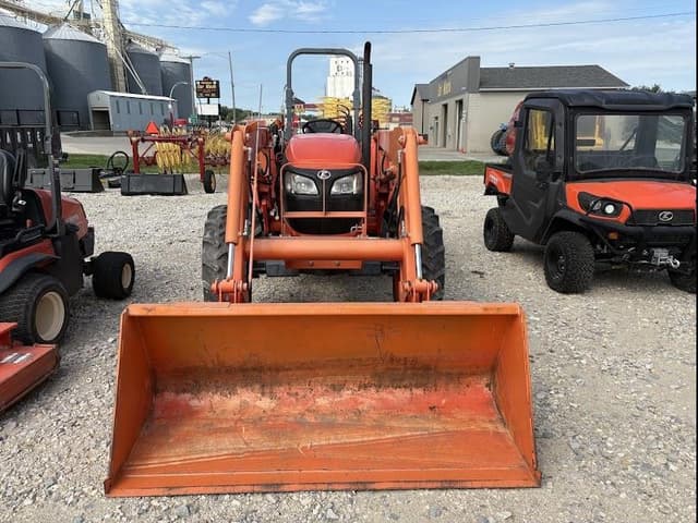 Image of Kubota M6060 equipment image 4