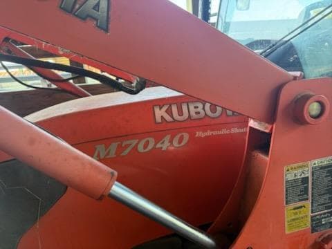Image of Kubota M7040 equipment image 1