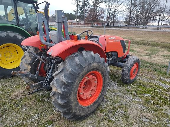 Image of Kubota M7060 equipment image 2