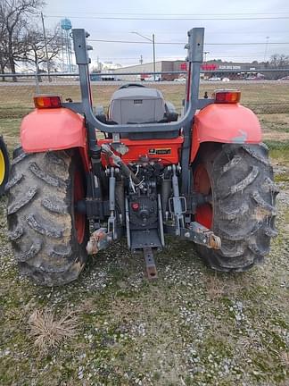 Image of Kubota M7060 equipment image 4