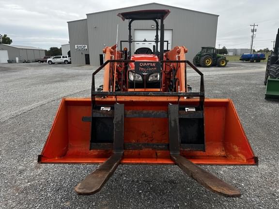 Image of Kubota M7060 Primary image