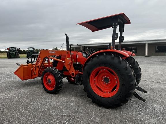 Image of Kubota M7060 equipment image 3