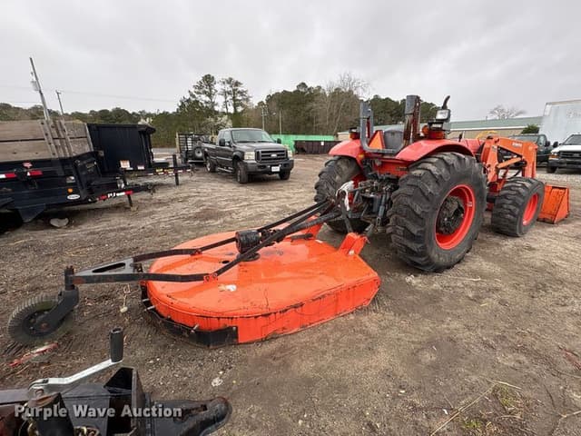 Image of Kubota M7060D equipment image 4