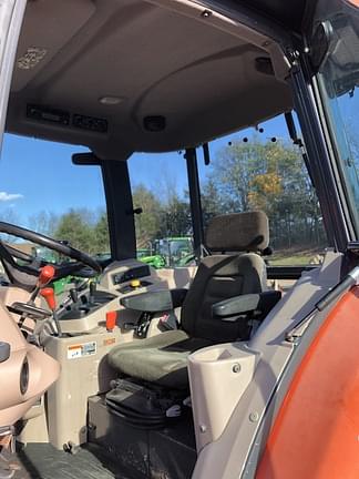 Image of Kubota M8560 equipment image 4