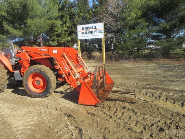 Image of Kubota M9960 equipment image 1