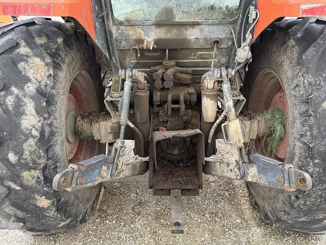 Image of Kubota M9960D equipment image 4