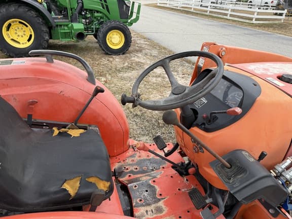 Image of Kubota MX5100 equipment image 4