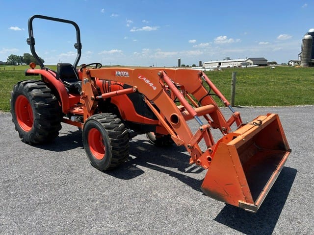 2014 Kubota MX5100 Equipment Image0