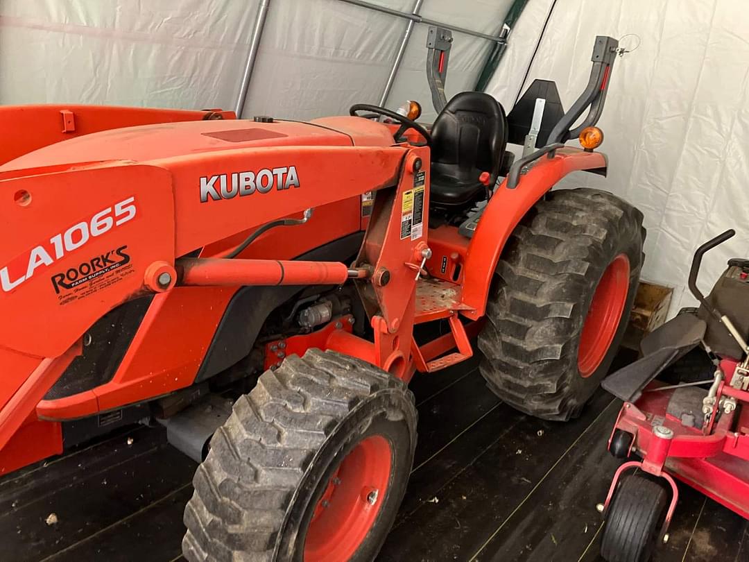 Image of Kubota MX5200 Primary Image