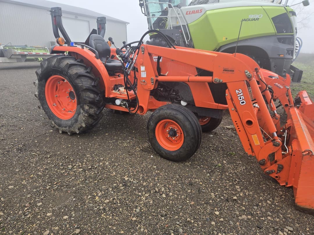 Image of Kubota MX5200 Primary image