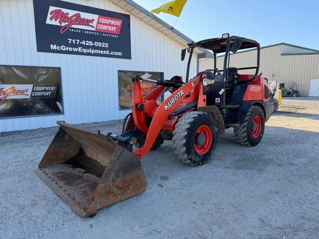 Image of Kubota R530 equipment image 1