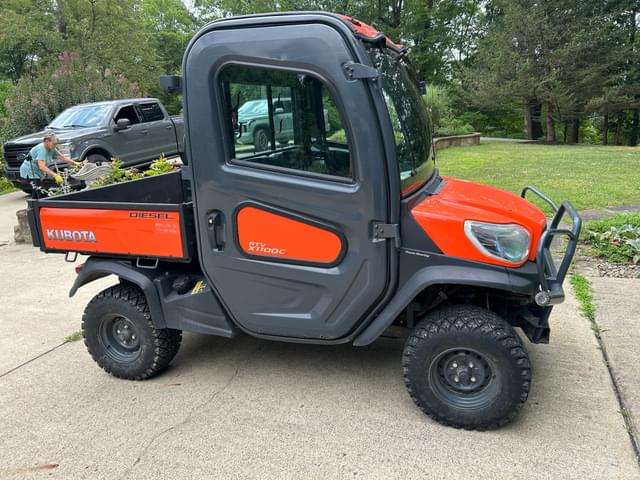 Image of Kubota RTV-X1100C equipment image 2